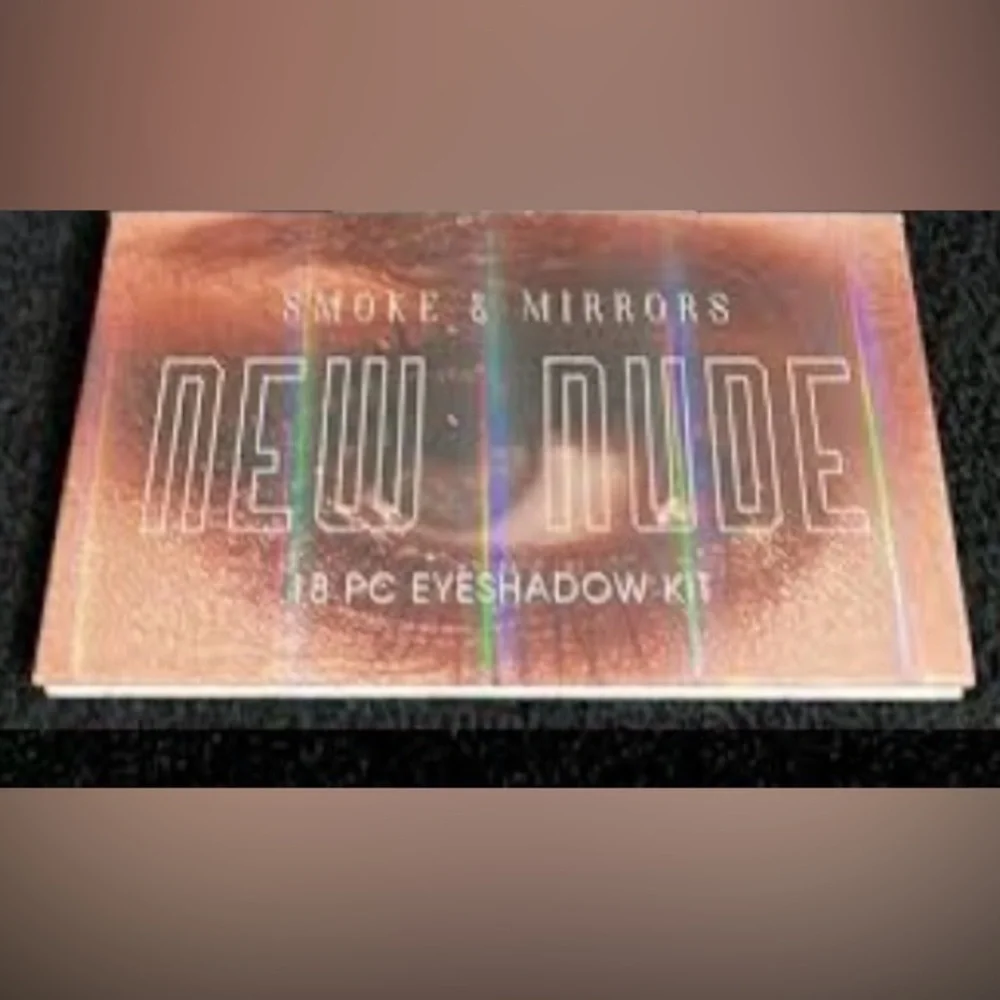 Smoke & Mirrors Eyeshadow Palette - Vibrant and Neutral Shades